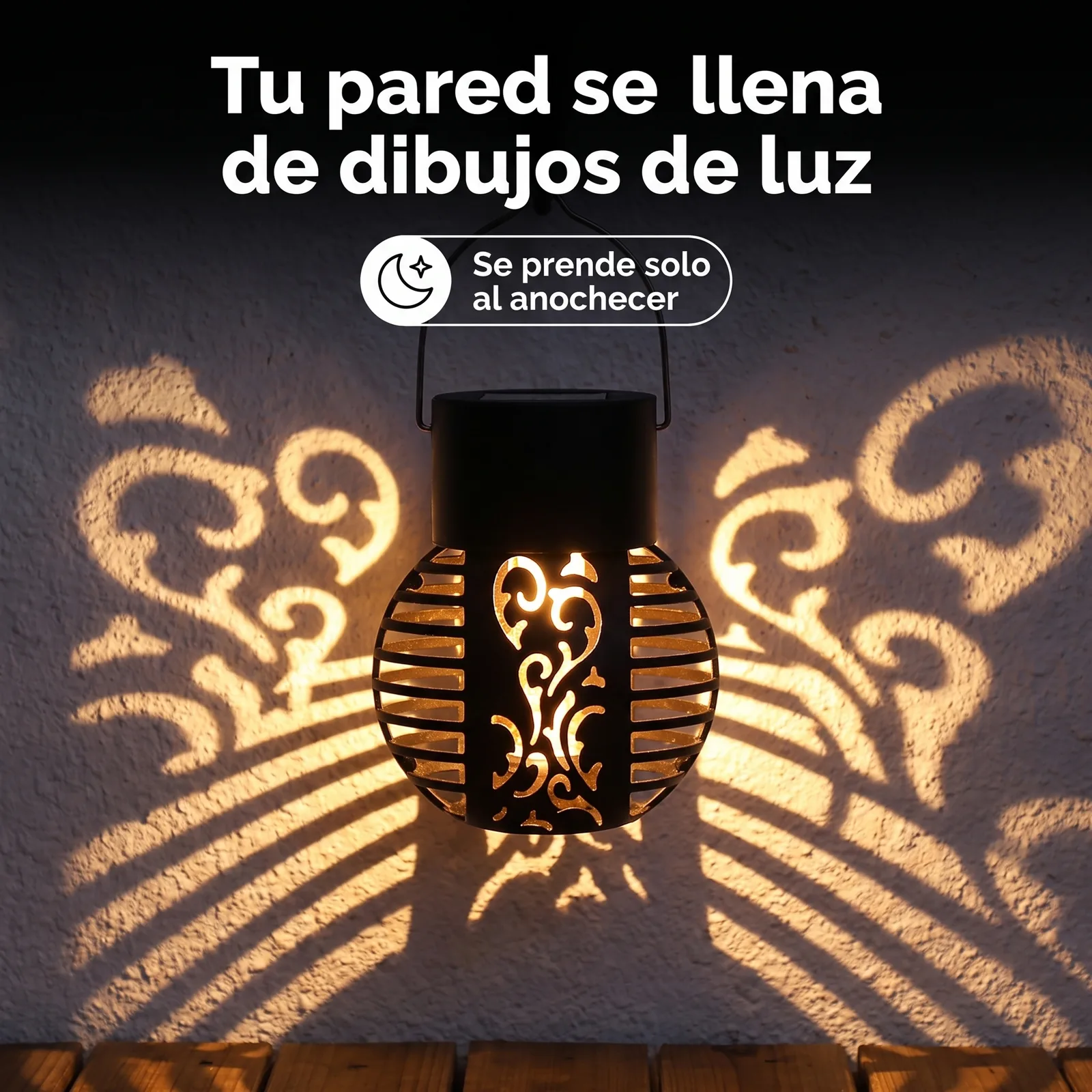Farol colgante tribal solar proyectando dibujos de luz sobre una pared