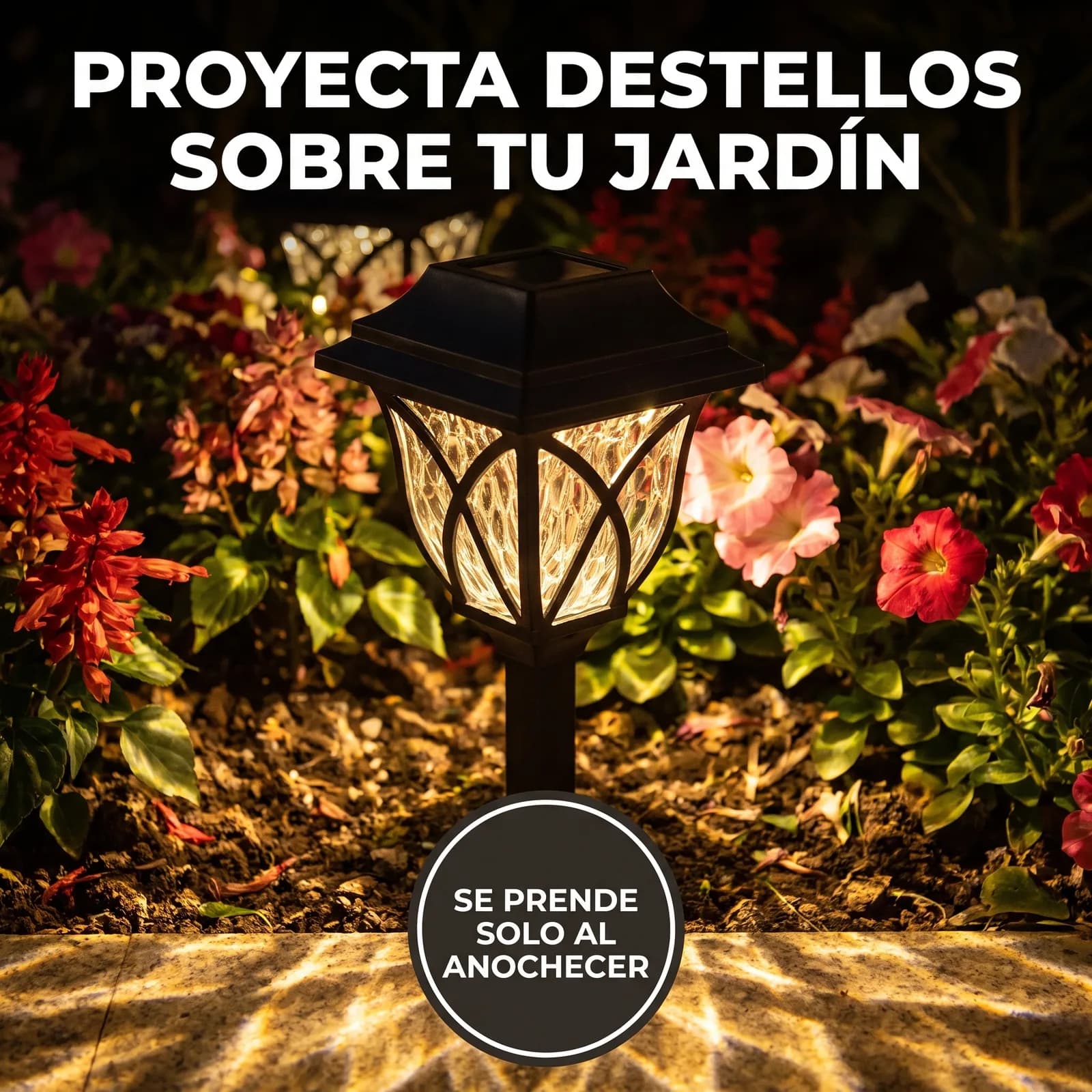 Farol solar de jardín proyectando destellos de luz entre las flores